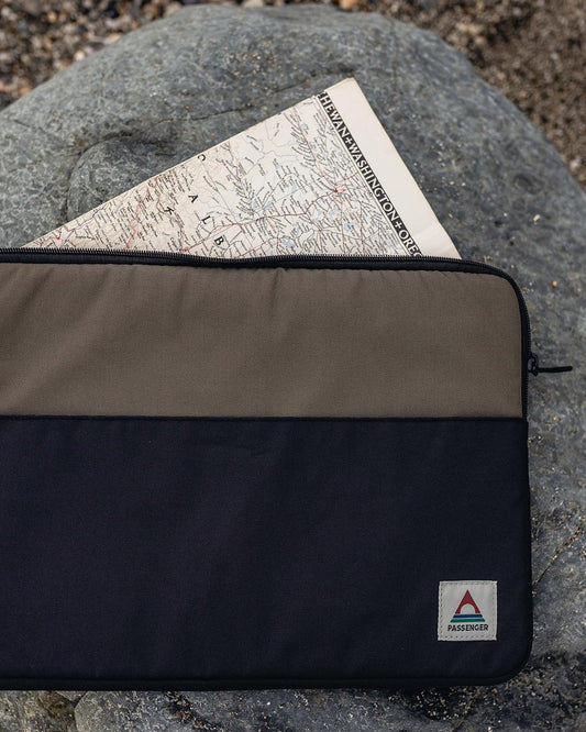 On-The-Go Recycled Laptop Sleeve - Black/ Khaki Green